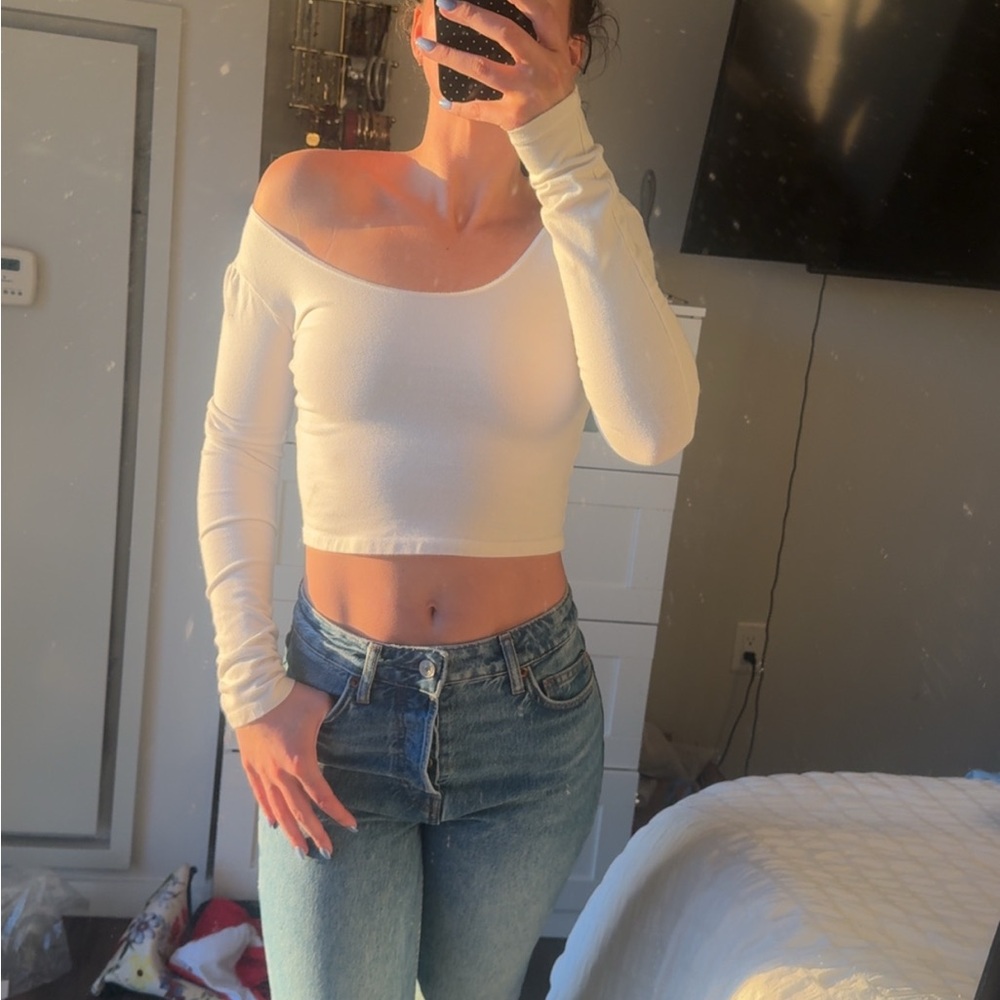 Brandy Melville White Long Sleeve Crop Top